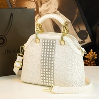 Sac à main carré élégant à motif crocodile pour femmes d'âge mûr, fermeture éclair, toile et cuir verni, orné de dentelle et de diamants