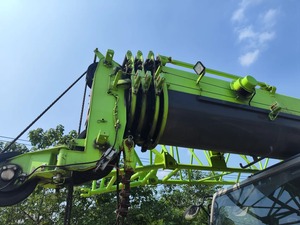 Grue hydraulique d'occasion ZOOMLION de 25 tonnes, grue de construction, grue sur roues d'occasion Zoomlion avec système électrique à vendre - Product Image 6