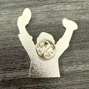 Spille in metallo all'ingrosso a tema musicale: simpatiche spille smaltate di Harry Styles che tiene un'anguria, accessori e souvenir per i fan della musica pop - Product Image 5