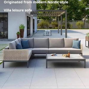 Canapé modulaire d'extérieur en rotin de luxe, ensemble de canapés en métal pour cour et jardin - Product Image 1