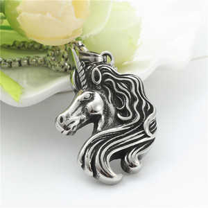 Collar de hombre con colgante de unicornio de acero inoxidable con temática animal para uso diario - Product Image 1