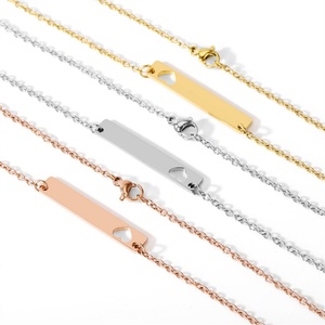 Collares con Colgante de Barra de Corazón Hueco Chapado en Oro con Grabado Personalizado para Parejas - Product Image 2