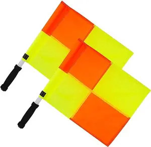 2024 baru ukuran kustom poliester warna pertandingan olahraga sepak bola Linesman menggunakan jalur wasit dan Feild bendera khusus dengan tiang