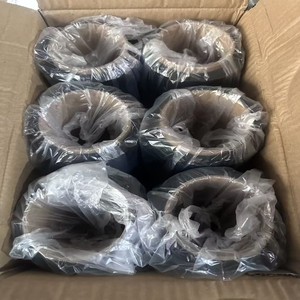 Pellicola Estensibile Nera 450MM 18-20 Pollici 80ga 90ga 100ga Morbida e Resistente allo Strappo 100% LLDPE per Imballaggi Sicuri e Stabili - Product Image 2