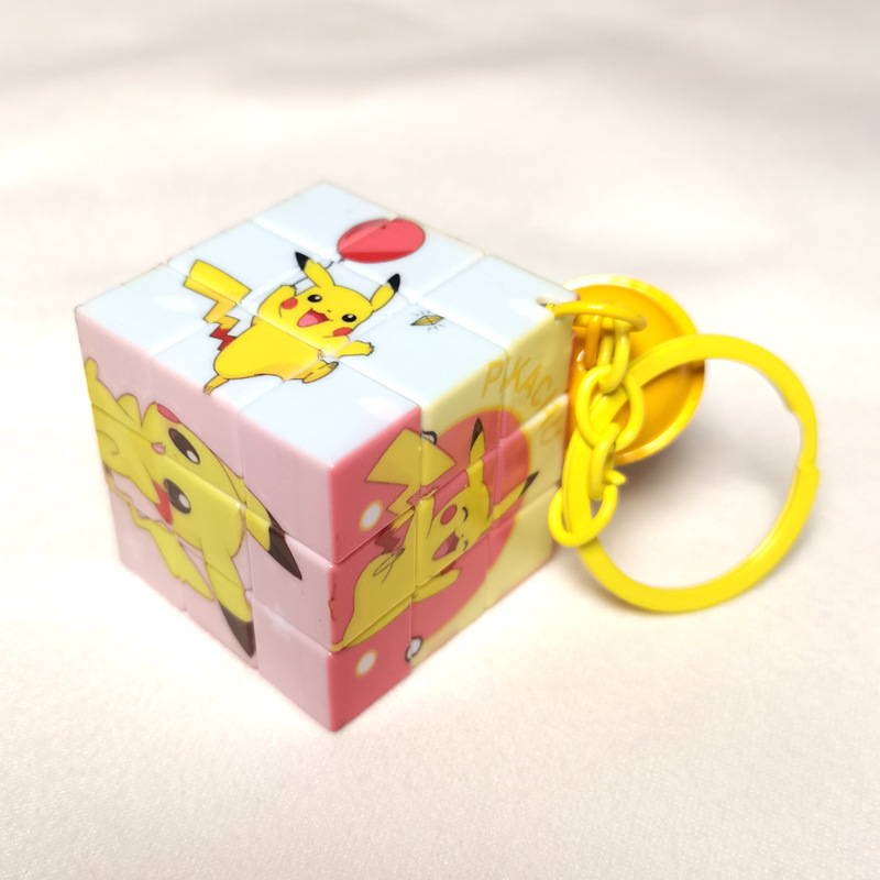 Cubo Pikachu colorido - Cadena de cuatro secciones