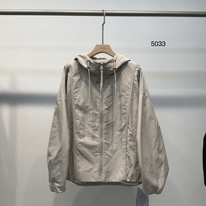 เสื้อแจ็คเก็ตผ้าควิลท์ลำลองคุณภาพสูงสำหรับฤดูใบไม้ร่วง แบบยูนิเซ็กซ์ สไตล์วินเทจ ทรงหลวม ใส่ทำงานได้ มีซิป บริการ OEM ไซส์ XS - Product Image 5