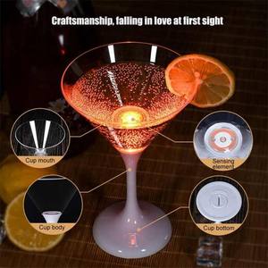 Verres à cocktail <span class=keywords><strong>Martini</strong></span> lumineux à LED uniques qui brillent dans le noir Fournitures de fête Tasse de fête à boisson activée - Product Image 3