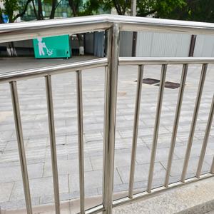 Barriera di Sicurezza Stradale in Acciaio Inox 304 Resistente alla Corrosione, Superficie Lucida Bianca Spazzolata di Grado Diamante - Product Image 2