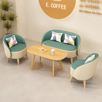 Moderne Restaurant-Möbel Tische Stühle Bäckerei-Dessertladen Hotel-Esszimmer Umweltfreundliches Holz Langlebig Schule Wohnzimmer