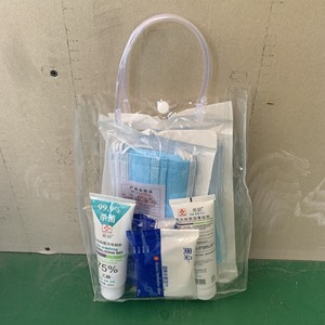 Kit de prevención de epidemias Liang Shu con mascarillas, toallitas desinfectantes, bolsa de almacenamiento de PVC para uso escolar y laboral - Product Image 1