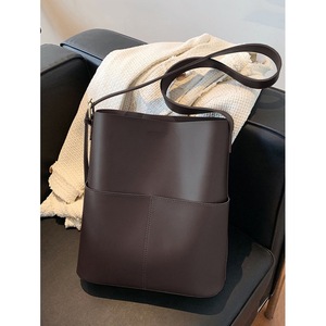 Bolso de Hombro Tipo Bandolera THK para Mujer, Diseño de Gran Capacidad, Versátil y Moderno, con Cierre, en PU de Color Sólido - Product Image 4
