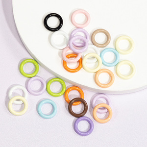 Accessoires de tricotage à la main personnalisés en gros <span class=keywords><strong>anneaux</strong></span> <span class=keywords><strong>marqueurs</strong></span> de point colorés en métal pour le tissage avec boîte personnalisée - Product Image 1