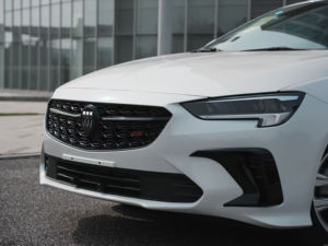 2024 Buicks <span class=keywords><strong>Regal</strong></span> 1.5L HEV Edición insignia de tracción en las cuatro ruedas Nueva llegada Venta caliente 2850mm LED Coches de bajo consumo de combustible - Product Image 2