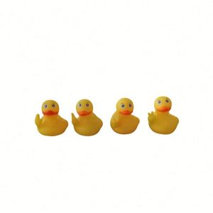 En Stock Juguete Patito Flipper de PVC, 2 Pulgadas, Modelo 53, para Jóvenes de 7 a 14 Años, Diversión con el Dedo Medio - Product Image 4