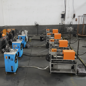 Nouvel équipement automatique de machines de coulée de métal pour produire des clips en U largement utilisés dans l'industrie alimentaire ou les produits chimiques pour le scellement - Product Image 1