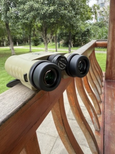 Binocolo con Telemetro Laser BUZZARD 10X42, 2400m, Angolo Ampio, Prisma BAK-4, FMC, Impermeabile IP67 per Caccia e Birdwatching - Product Image 6
