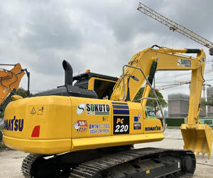 Excavadora usada pesada Kumatsu PC220 para construcción, paisajismo, agricultura, obras municipales, peso operativo de 22 toneladas - Product Image 2