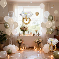 Grand ballon en forme de diamant avec des ensembles de ballons en latex dorés et blancs pour une décoration de mariage élégante, ensemble pour fête et célébration