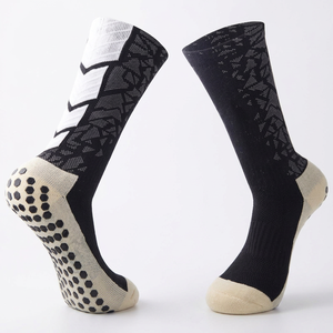 Chaussettes de football athlétiques respirantes antidérapantes avec grip, chaussettes de sport de créateur pour le printemps - Product Image 1
