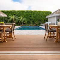 Plancher composite WPC moderne antidérapant imperméable avec couche de surface co-extrudée de 0,6 mm d'épaisseur, double face, entrepôt local aux États-Unis