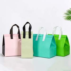 Sac isotherme jetable personnalisé en non-tissé à motif lettres pour la livraison de plats chauds à emporter et de boissons froides/chaudes - Product Image 2