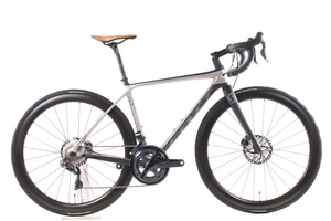 Bicicleta de Carretera SA RC 2026, Cuadro de Fibra de Carbono, Horquilla de 12 Velocidades, Pedales Ordinarios, Doble Suspensión, Frenos de Disco Hidráulicos - Product Image 2