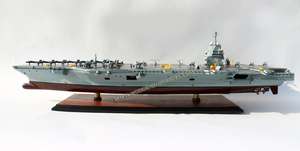 Modèle de porte-avions USS GERALD R. FORD CVN 78 - Modèle artisanal en bois - Product Image 4