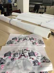 Éventail pliant en polyester de 13 pouces, vierge pour sublimation, avec nervures en plastique sculptées, style Kung Fu, à claquement sonore, avec technique de gravure - Product Image 4