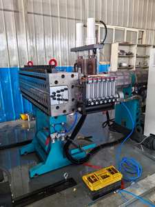 Feuille <span class=keywords><strong>ondulée</strong></span> en plastique de polypropylène de pp faisant la machine Chaîne de production creuse de feuille de grille de polypropylène de pp - Product Image 3