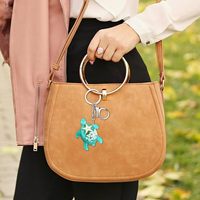 Llavero de resina acrílica con colgante de tortuga luminosa de dibujos animados, diseño personalizado para decoración de mochilas, marca privada