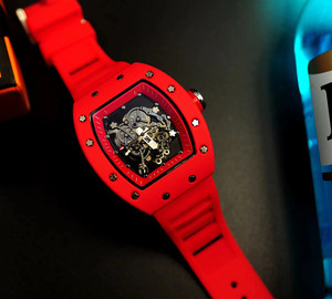 Nuevo Reloj Deportivo para Hombre Rojo y Blanco, Resistente al Agua, Luminoso, con Correa de Silicona, Estilo Tonneau - Product Image 6