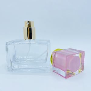 Botella de Perfume de Vidrio Transparente Rectangular de 30 ml con Tapa de Plástico para Dispensar Fragancias en el Cuidado Personal para Creaciones de Perfumes DIY - Product Image 5