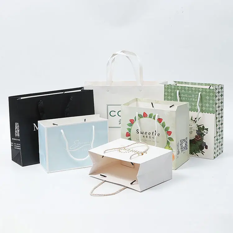 도매 사용자 정의 인쇄 로고 디자인 럭셔리 프로모션 선물 쇼핑 종이 가방 핸들