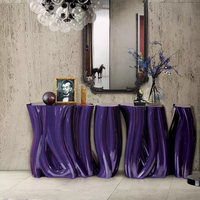 Table de hall moderne en or torsadé, table sculpturale artistique pour l'entrée, idéale pour les hôtels de luxe, les halls d'hôtels et les projets de mobilier de galeries de villas.