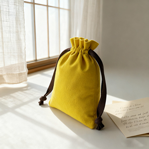 Petite pochette en velours 8*10 cm, logo personnalisé imprimé, sac à poussière en velours avec cordon de serrage pour ranger colliers, boucles d'oreilles et bagues - Product Image 2