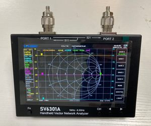 Analyseur de réseau SV6301A 1 MHz-6,3 GHz avec antenne et écran tactile de 7 pouces - Product Image 2