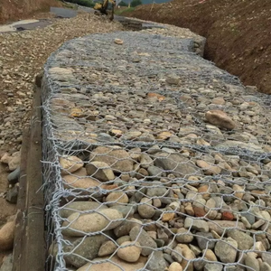 Vente directe usine : Gabions en treillis métallique carré tissé en acier galvanisé pour murs de soutènement et murs en pierre de jardin - Product Image 4