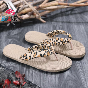 Sandalias de Playa Planas con Punta Abierta para Mujer, Transpirables, Ligeras y Duraderas para Uso en Exteriores, Verano 2026, Súper Populares - Product Image 4