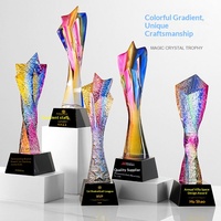 Trophée en cristal à dégradé de couleurs, colonne torsadée créative, récompense pour employé de l'année, compétition de badminton, souvenir de retraite