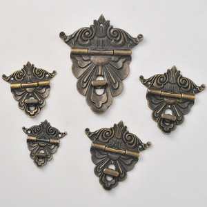 Antique Bronze Alloy Box Buckle Corner Shape Bolt Inserting Type For Jewelry Box Storage Furniture <b>Hardware</b> - Product Image 3