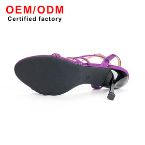 Chaussures à jambes hautes violettes traditionnelles de haute qualité pour femmes à bout ouvert à lacets sensuels pour une utilisation en extérieur Nouveaux articles honorés - Product Image 3