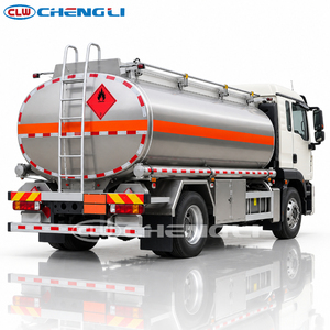 Camion-citerne à carburant en aluminium HOWO 4x2, camion de transport de pétrole, camion-citerne pour la distribution de carburant - Product Image 3
