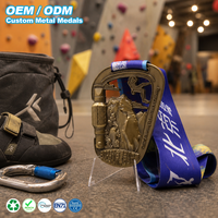 Medaglia Personalizzata OEM 3D a Forma di Moschettone in Lega di Zinco, Bronzo Anticato, Premio Sportivo con Logo e Nastro per Competizioni di Arrampicata