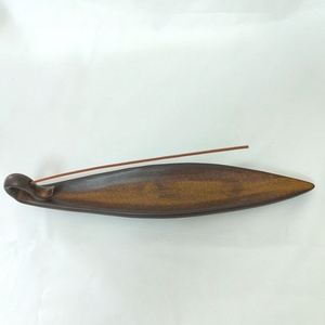 Brûleur d'encens rond en bois en gros pour la décoration intérieure et l'usage religieux, en bois de santal aromatique et en graines de lotus et de rose - Product Image 3