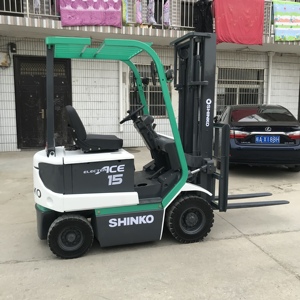 Chariots élévateurs SHINKO 90% neufs, 15 chariots élévateurs diesel électriques, performances optimales, prix bas, machines de construction d'occasion, seconde main - Product Image 4