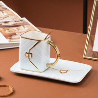 Ensemble de tasses à café en porcelaine de luxe au design mignon de 310 ml avec soucoupe, cuillère dorée et plateau - Cadeaux d'affaires réutilisables, compatibles lave-vaisselle et micro-ondes