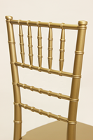 Chaises Chiavari en résine dorée empilables monobloc pour événements, mariages, hôtels et fêtes – Vente en gros