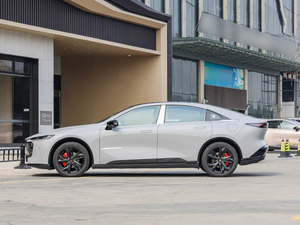 2026 EZ-6 REEV 200 Max Sedán - Vehículo Eléctrico de Alto Rendimiento con Autonomía Extendida, 200 km de Autonomía Eléctrica y Diseño Kodo - Product Image 3