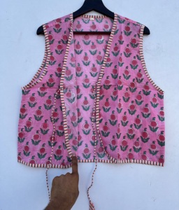 Chaleco acolchado Dori de algodón 100% para mujer, cómodo cuello en V, estampado Floral, ropa exterior corta con cierre de Jersey - Product Image 5