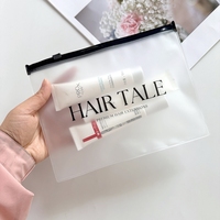 Sac à fermeture éclair personnalisé durable, imprimé, mat, pour emballage de t-shirts, sac à fermeture éclair en PVC pour cosmétiques, sac à fermeture éclair givré en plastique avec logo